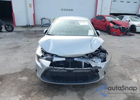 2020 Toyota Corolla Le z USA, uszkodzony, nr VIN JTDEPRAEXLJ113601